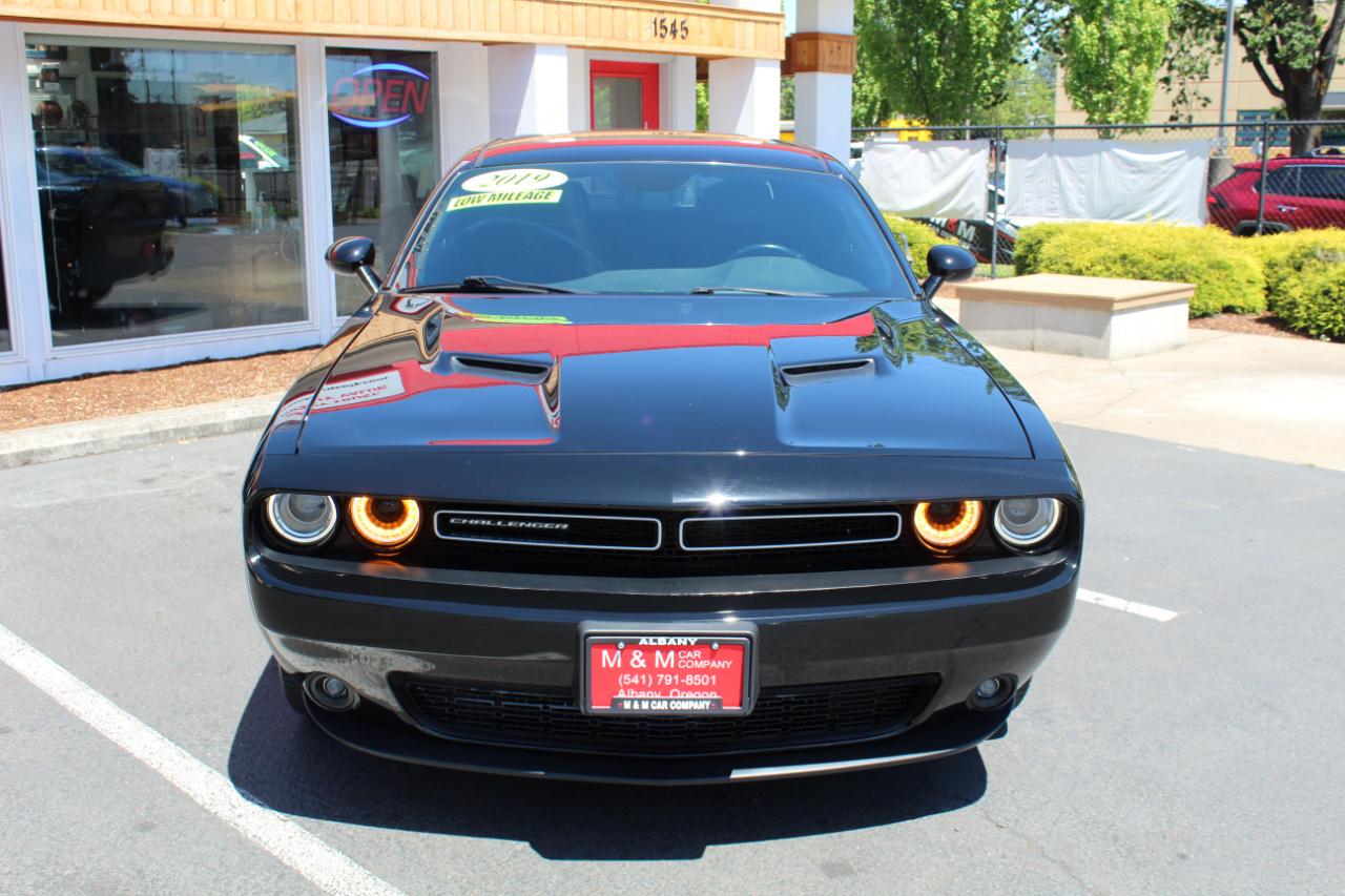 Dodge Challenger SXT RWD 2019