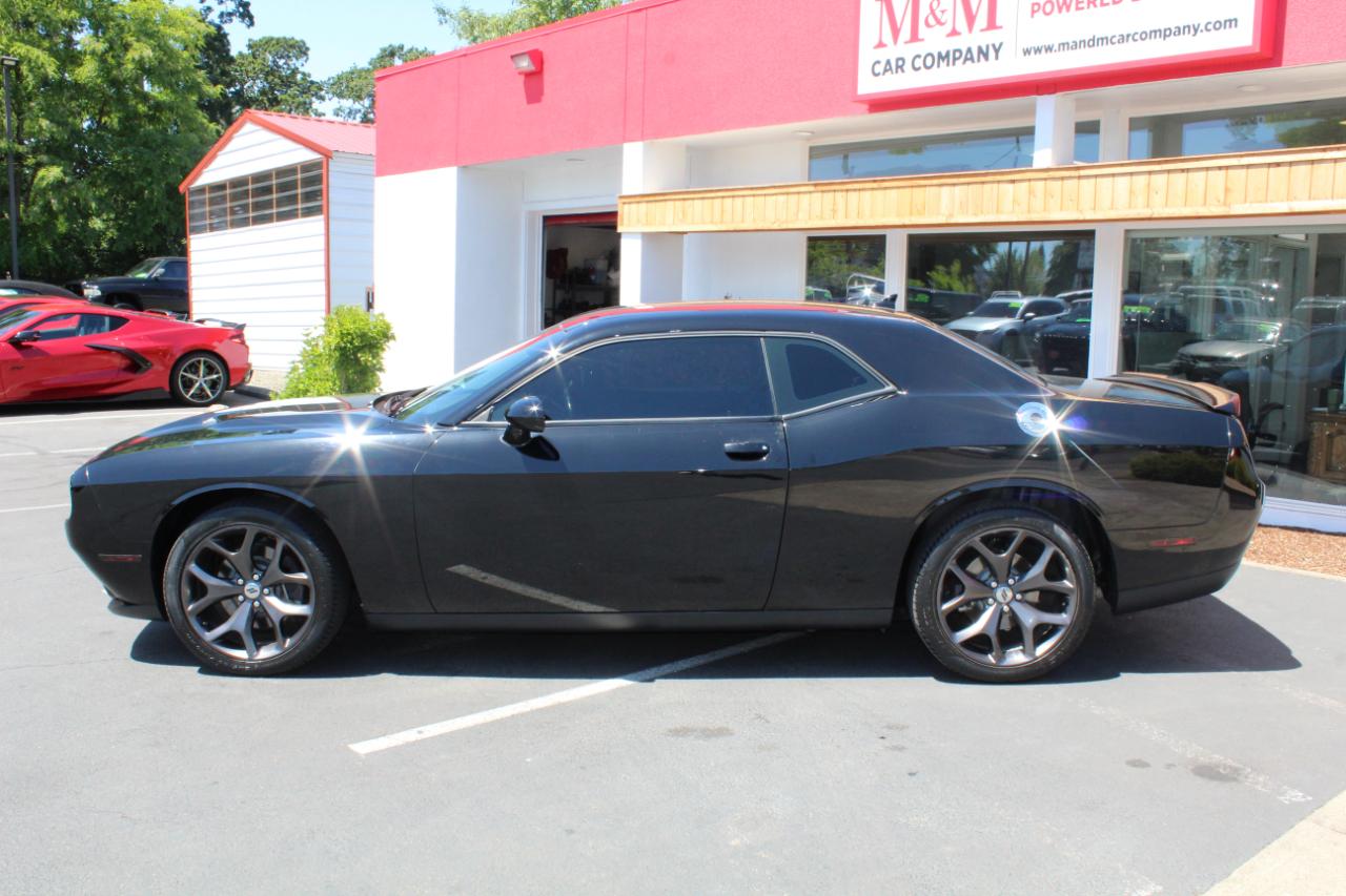 Dodge Challenger SXT RWD 2019