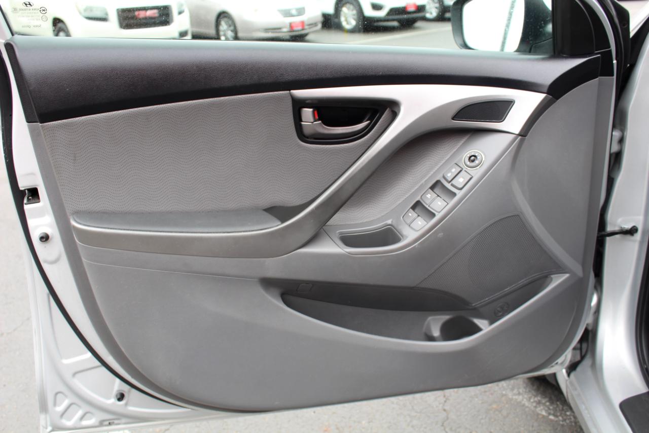 Hyundai Elantra 4dr Sdn Auto Limited PZEV (Ulsan Plant) 2012
