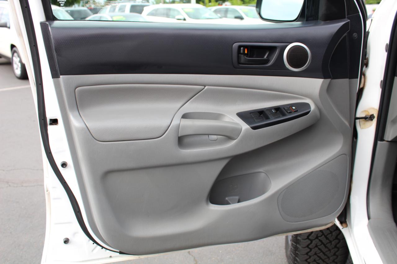 Toyota Tacoma 2WD Double Cab V6 AT PreRunner (Natl) 2013