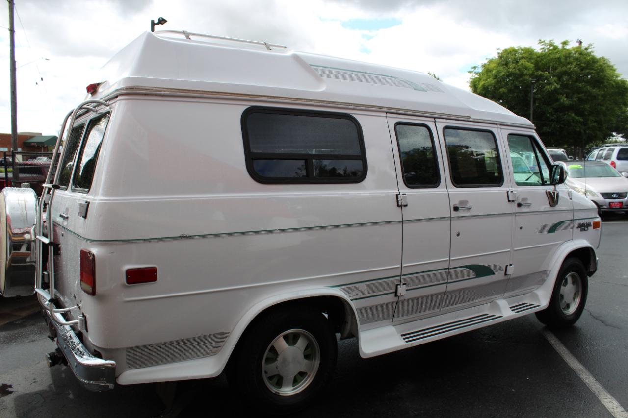 Chevrolet Chevy Van G20 110" WB 1995
