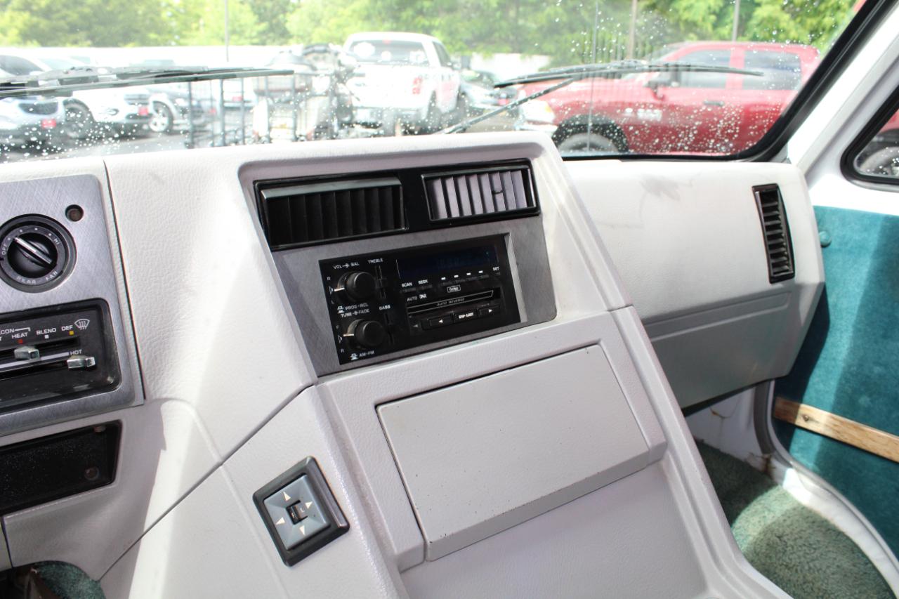 Chevrolet Chevy Van G20 110" WB 1995