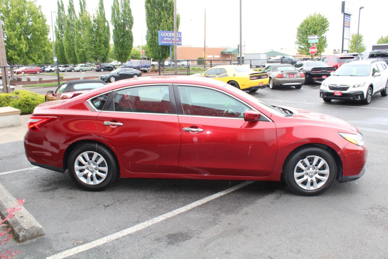 Nissan Altima 4dr Sdn I4 2.5 S 2016