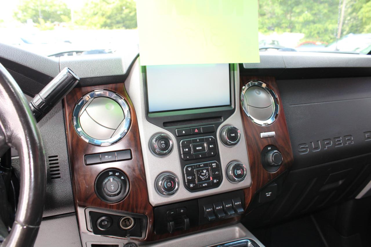 Ford Super Duty F-350 SRW 4WD Crew Cab 156" Lariat 2015