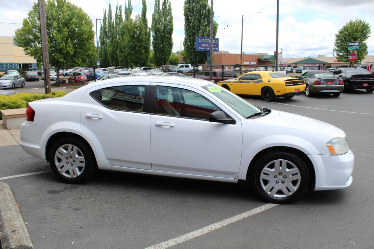 Dodge Avenger 4dr Sdn SE 2013