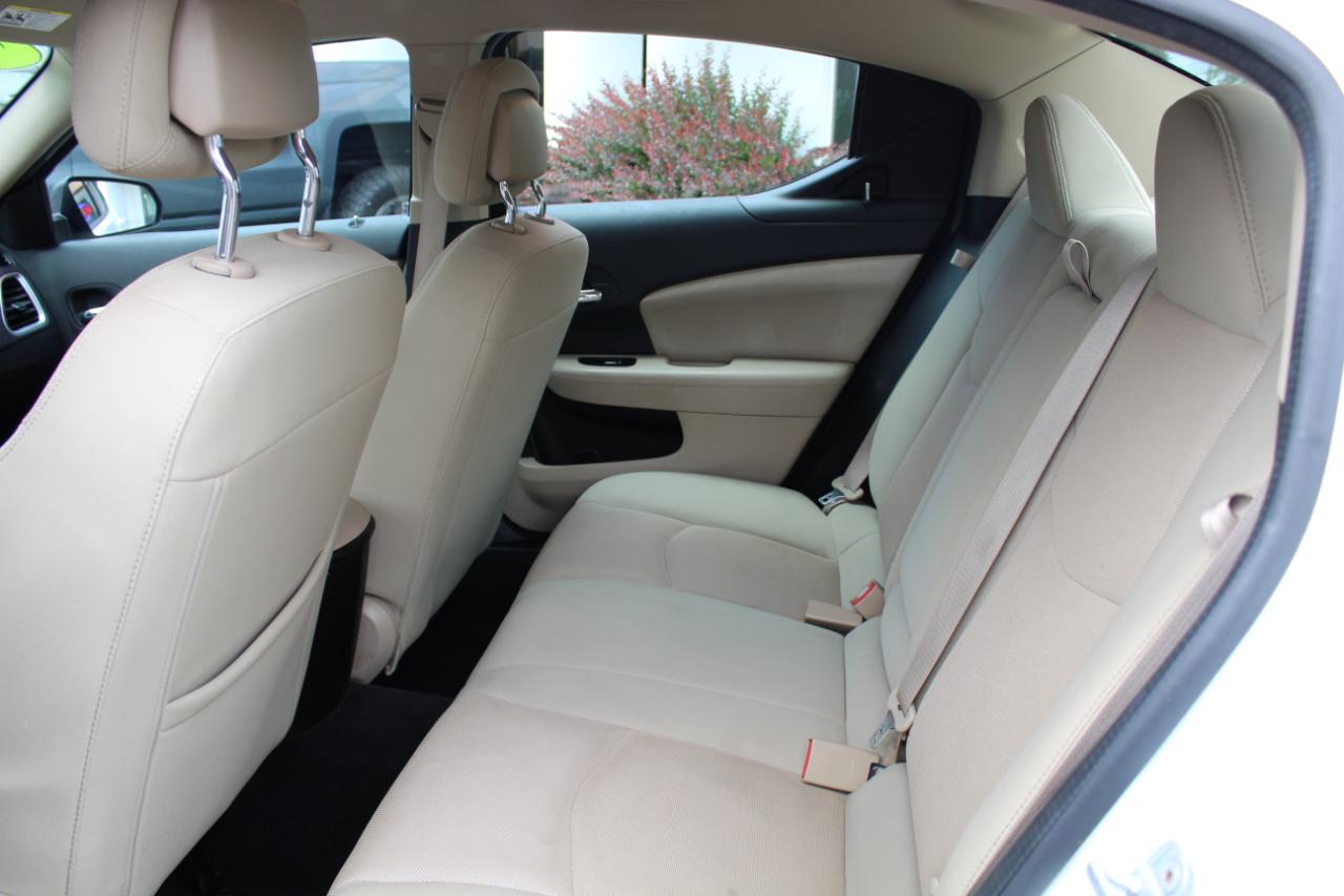 Dodge Avenger 4dr Sdn SE 2013