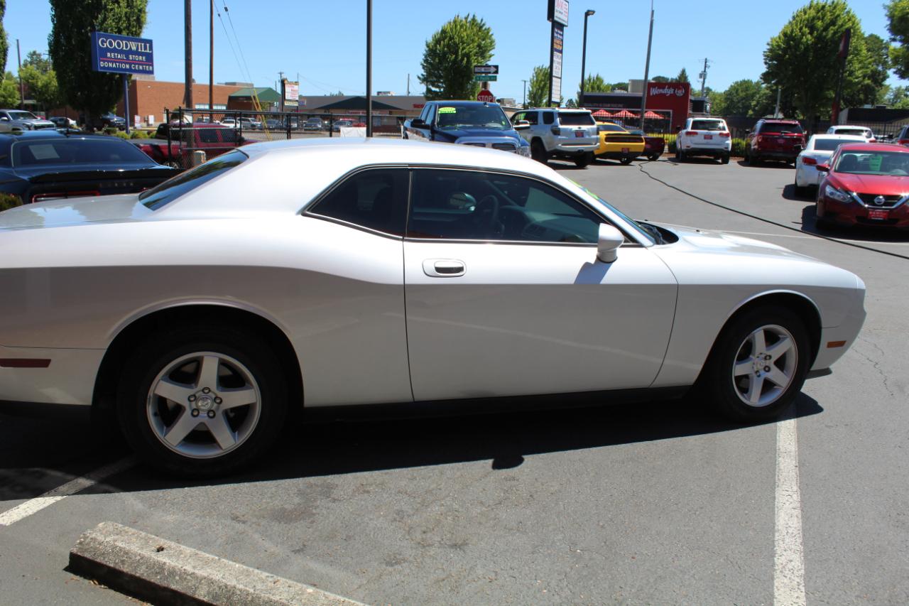 Dodge Challenger 2dr Cpe SE 2010