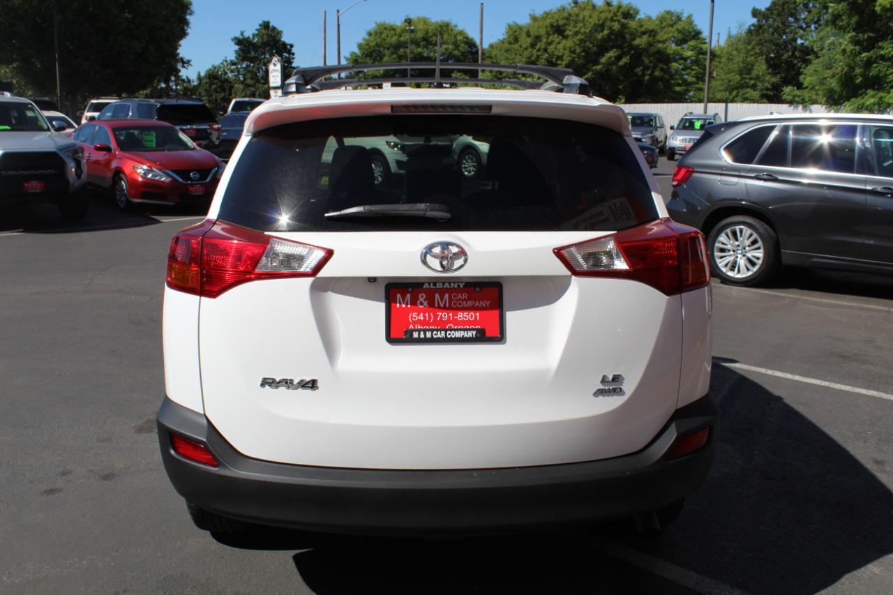 Toyota RAV4 AWD 4dr LE (Natl) 2015