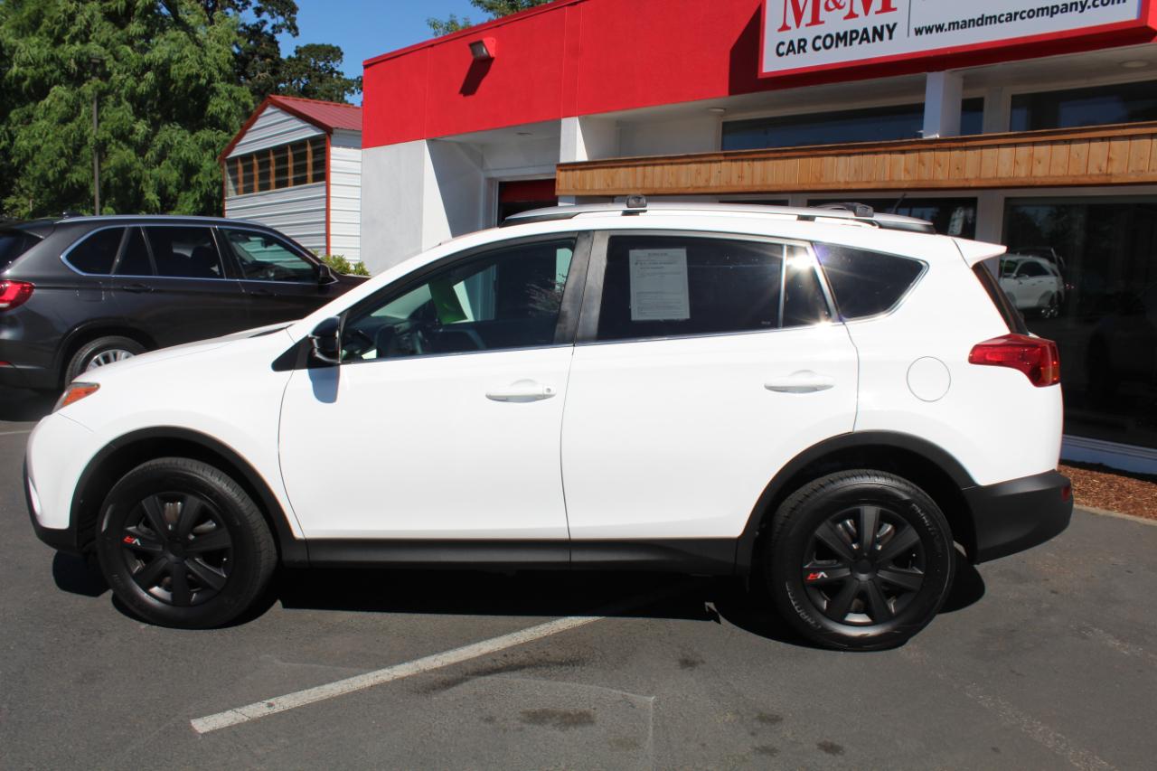 Toyota RAV4 AWD 4dr LE (Natl) 2015