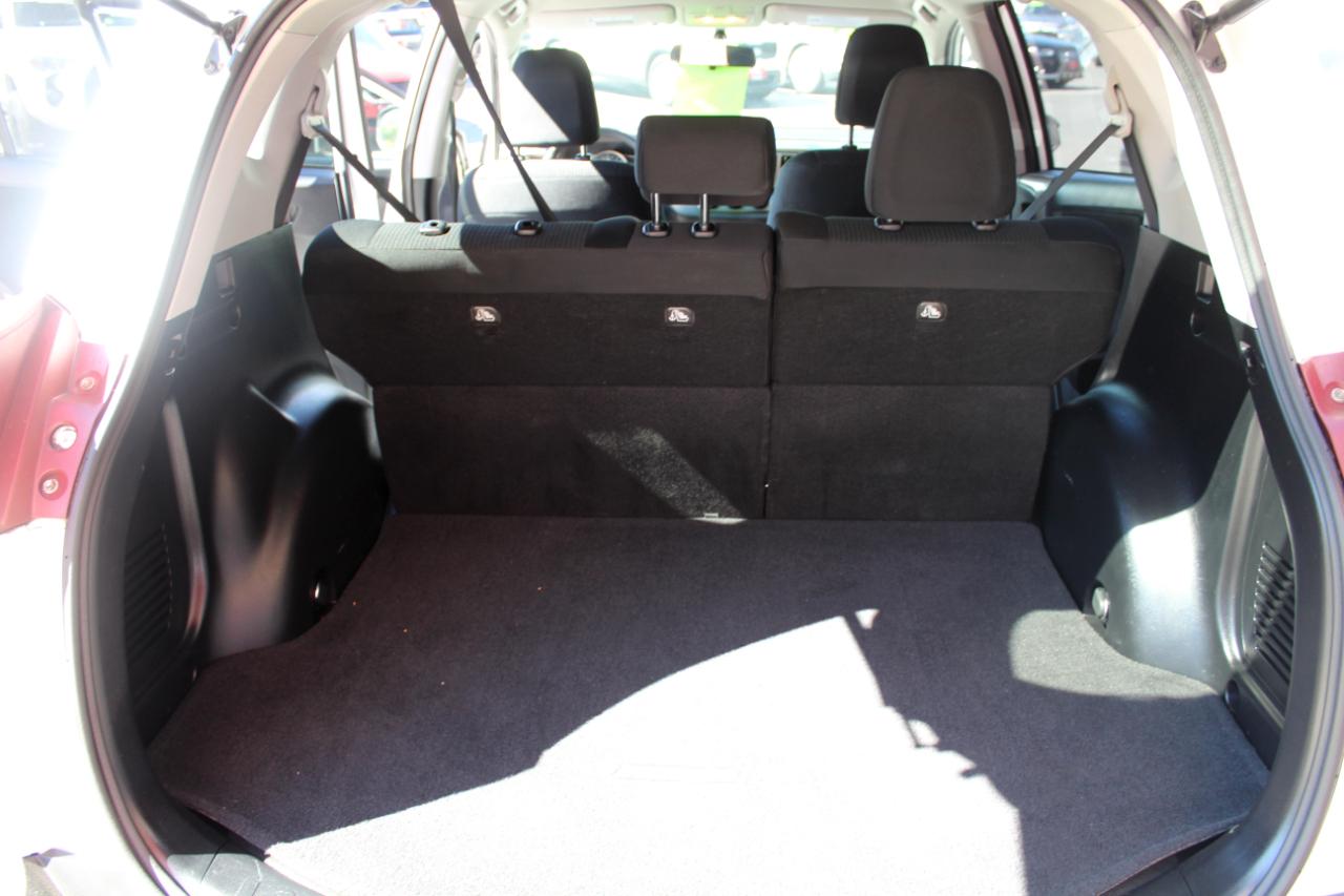 Toyota RAV4 AWD 4dr LE (Natl) 2015