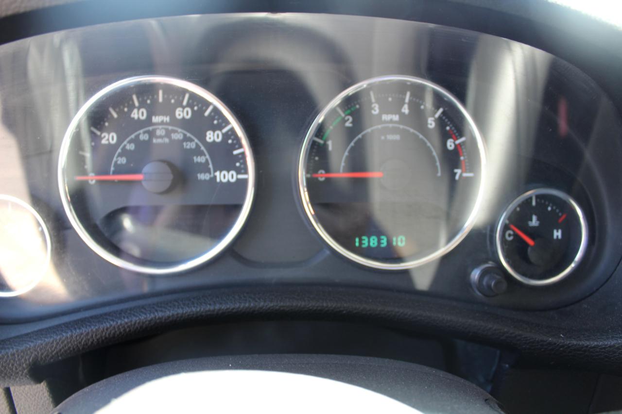 2011 Jeep Wrangler Unlimited Sport - Photo 11