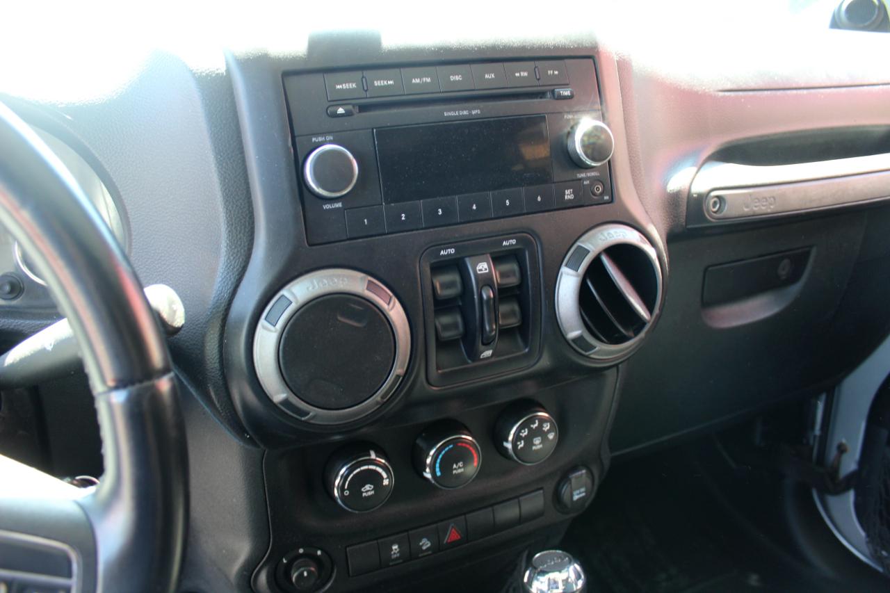 2011 Jeep Wrangler Unlimited Sport - Photo 12