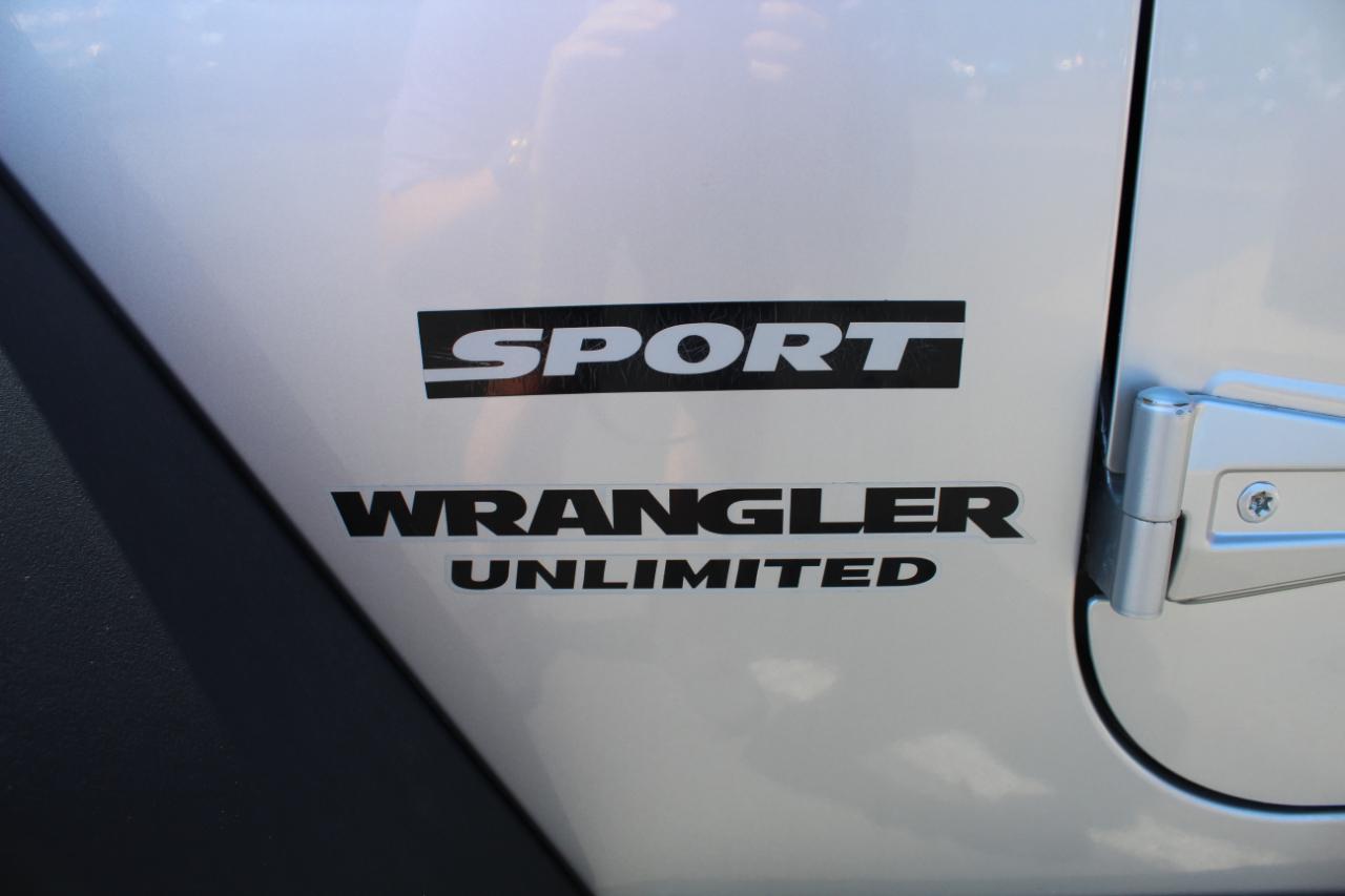 2011 Jeep Wrangler Unlimited Sport - Photo 18