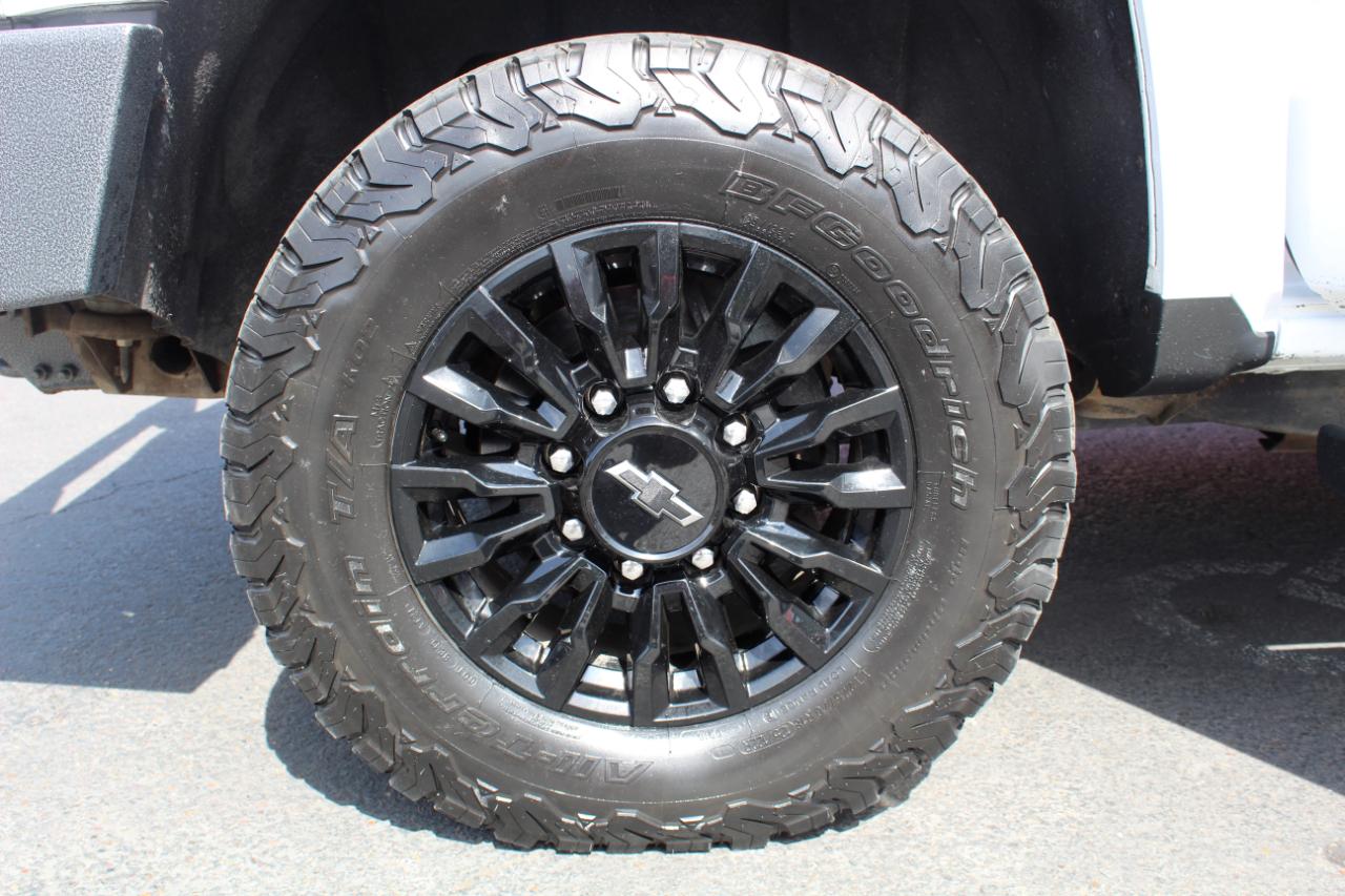 Chevrolet Silverado 2500HD 4WD Double Cab 158.1" LT 2015