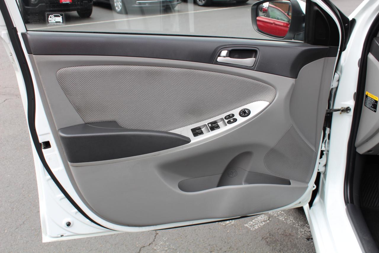 Hyundai Accent 5dr HB Auto GS 2014