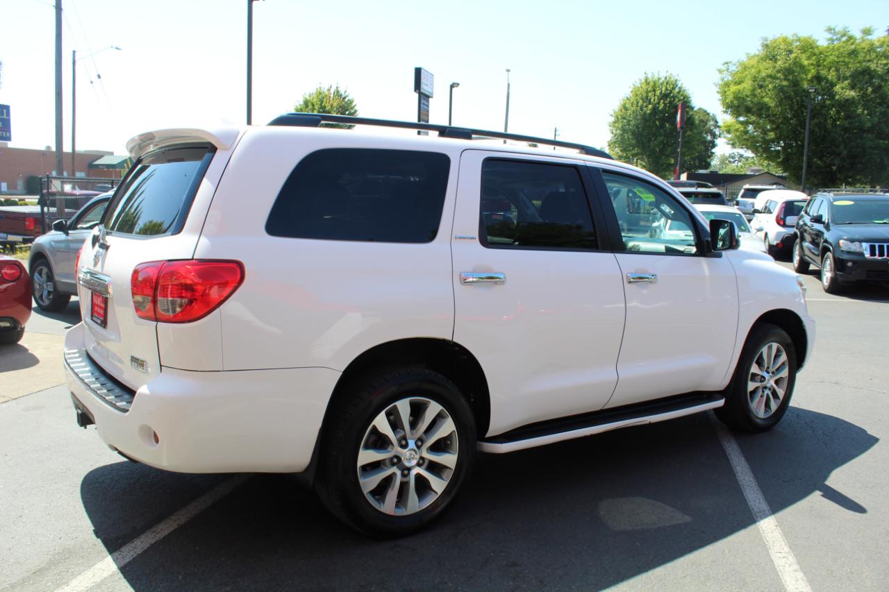 Toyota Sequoia 4WD 5.7L Limited (Natl) 2016