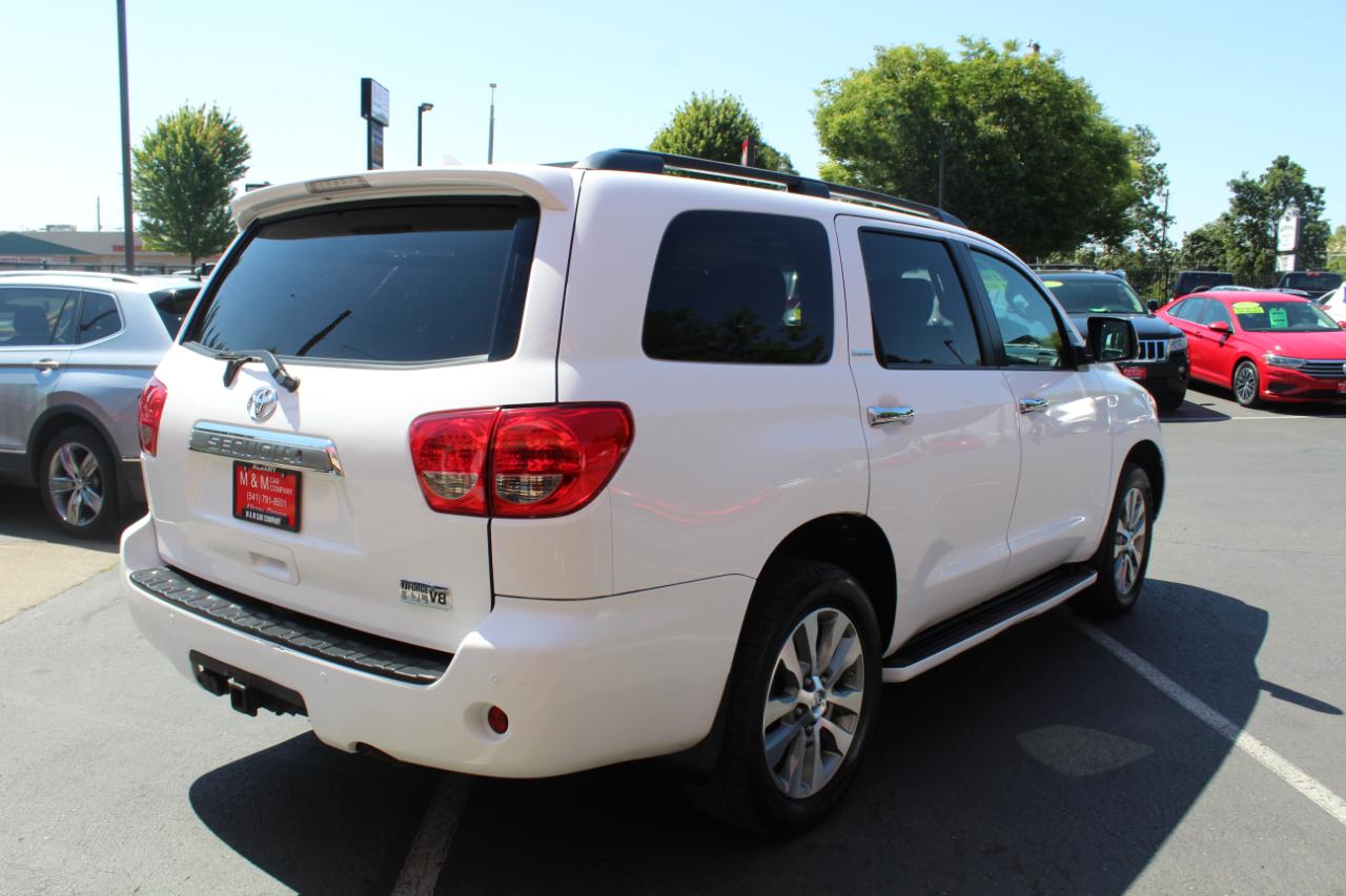 Toyota Sequoia 4WD 5.7L Limited (Natl) 2016