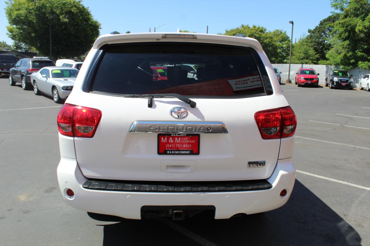 Toyota Sequoia 4WD 5.7L Limited (Natl) 2016