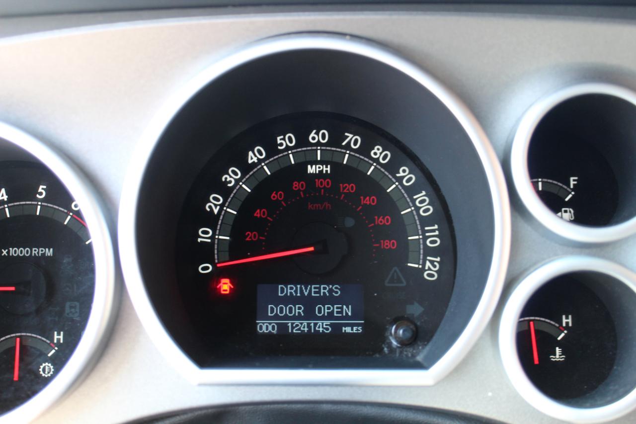 Toyota Sequoia 4WD 5.7L Limited (Natl) 2016