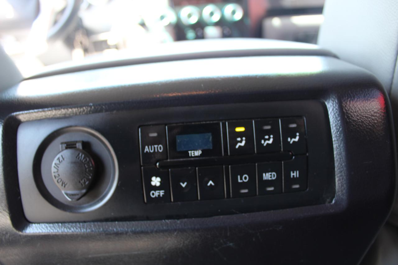 Toyota Sequoia 4WD 5.7L Limited (Natl) 2016