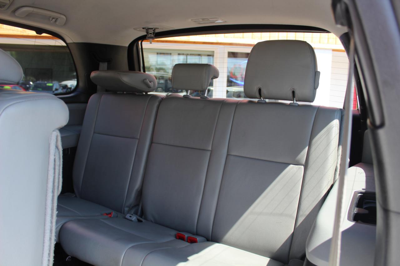 Toyota Sequoia 4WD 5.7L Limited (Natl) 2016