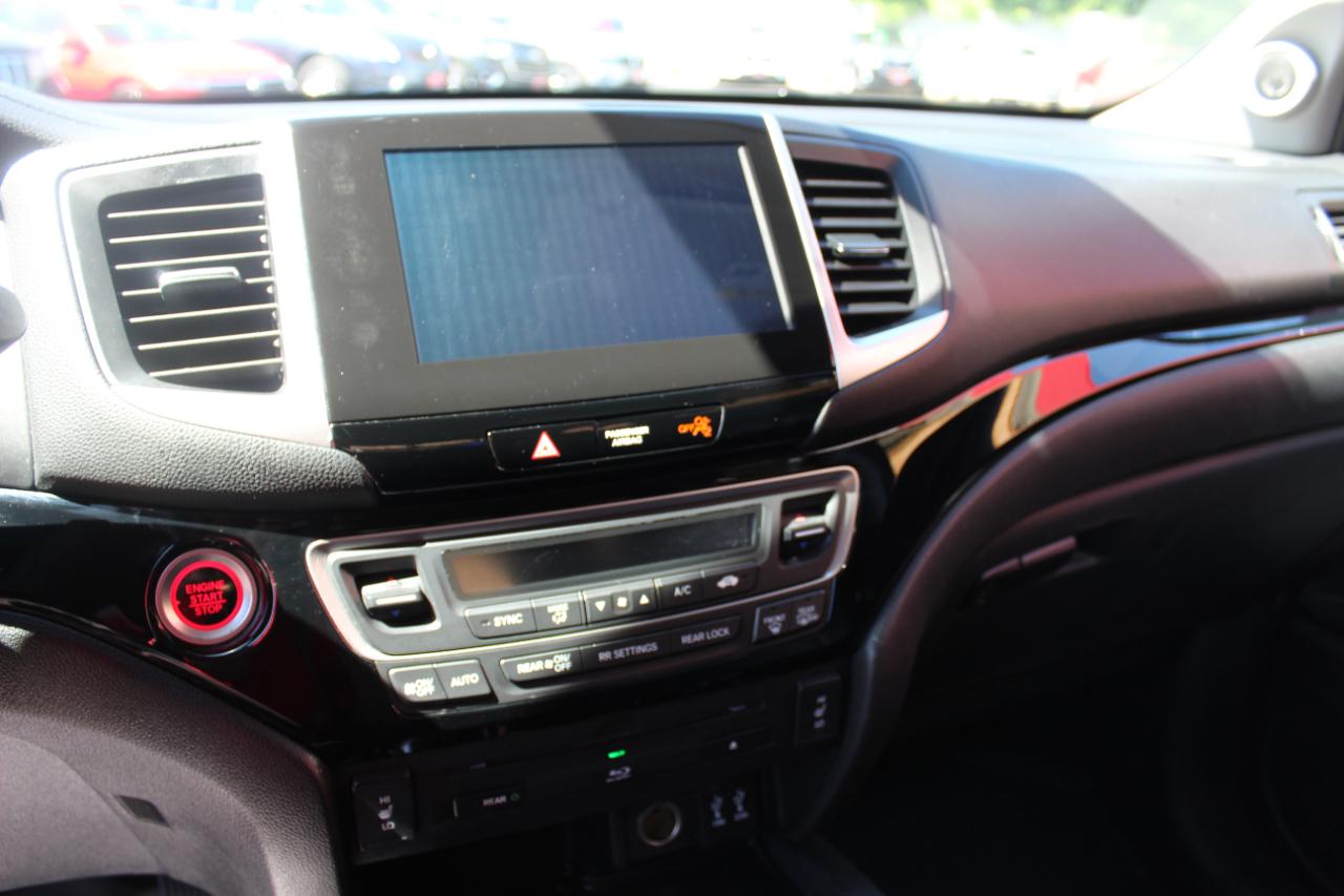 Honda Pilot AWD 4dr Touring w/RES & Navi 2016