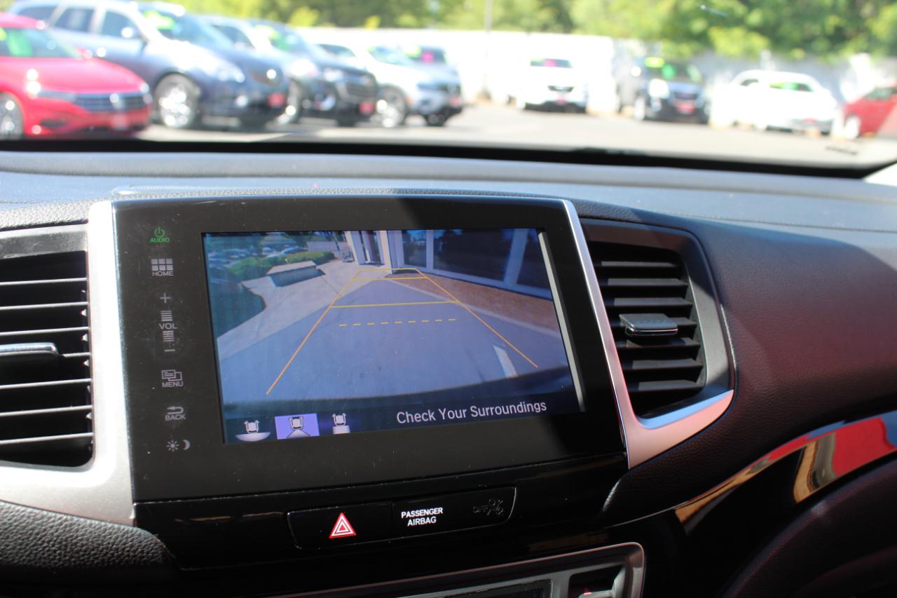 Honda Pilot AWD 4dr Touring w/RES & Navi 2016