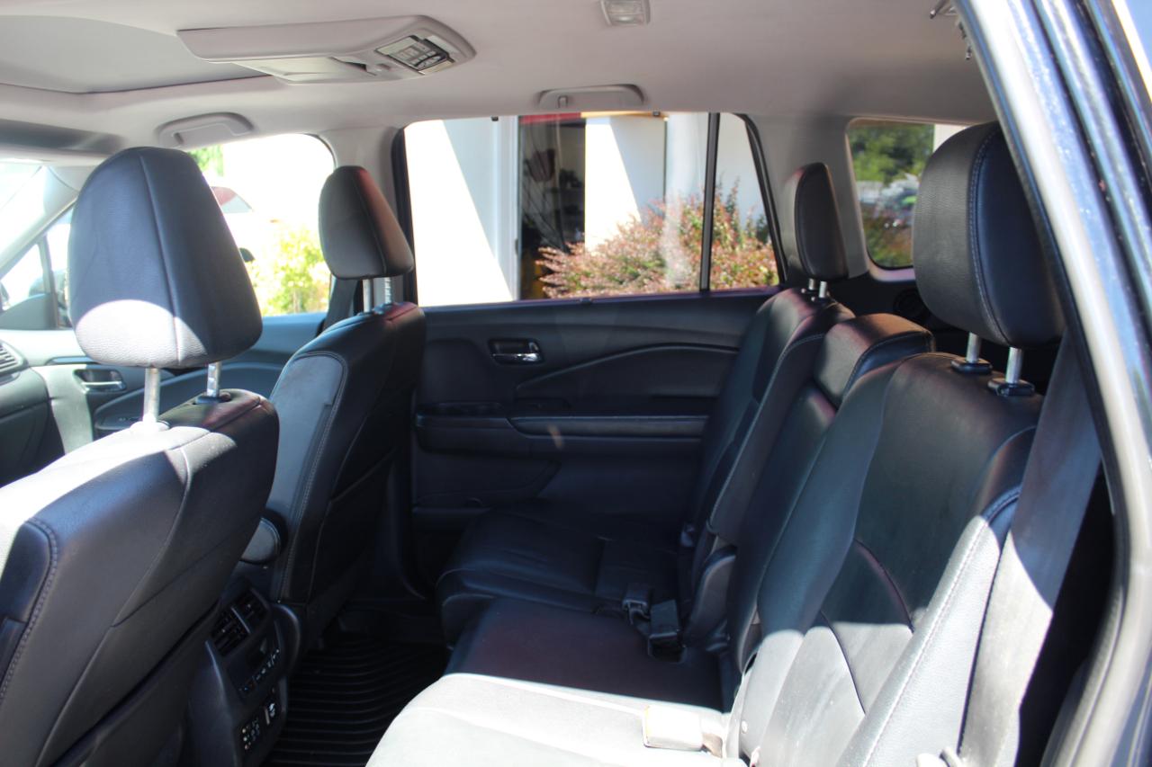 Honda Pilot AWD 4dr Touring w/RES & Navi 2016