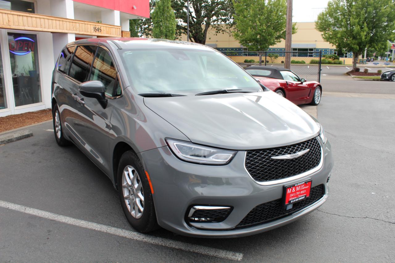 Chrysler Pacifica Touring L FWD 2023