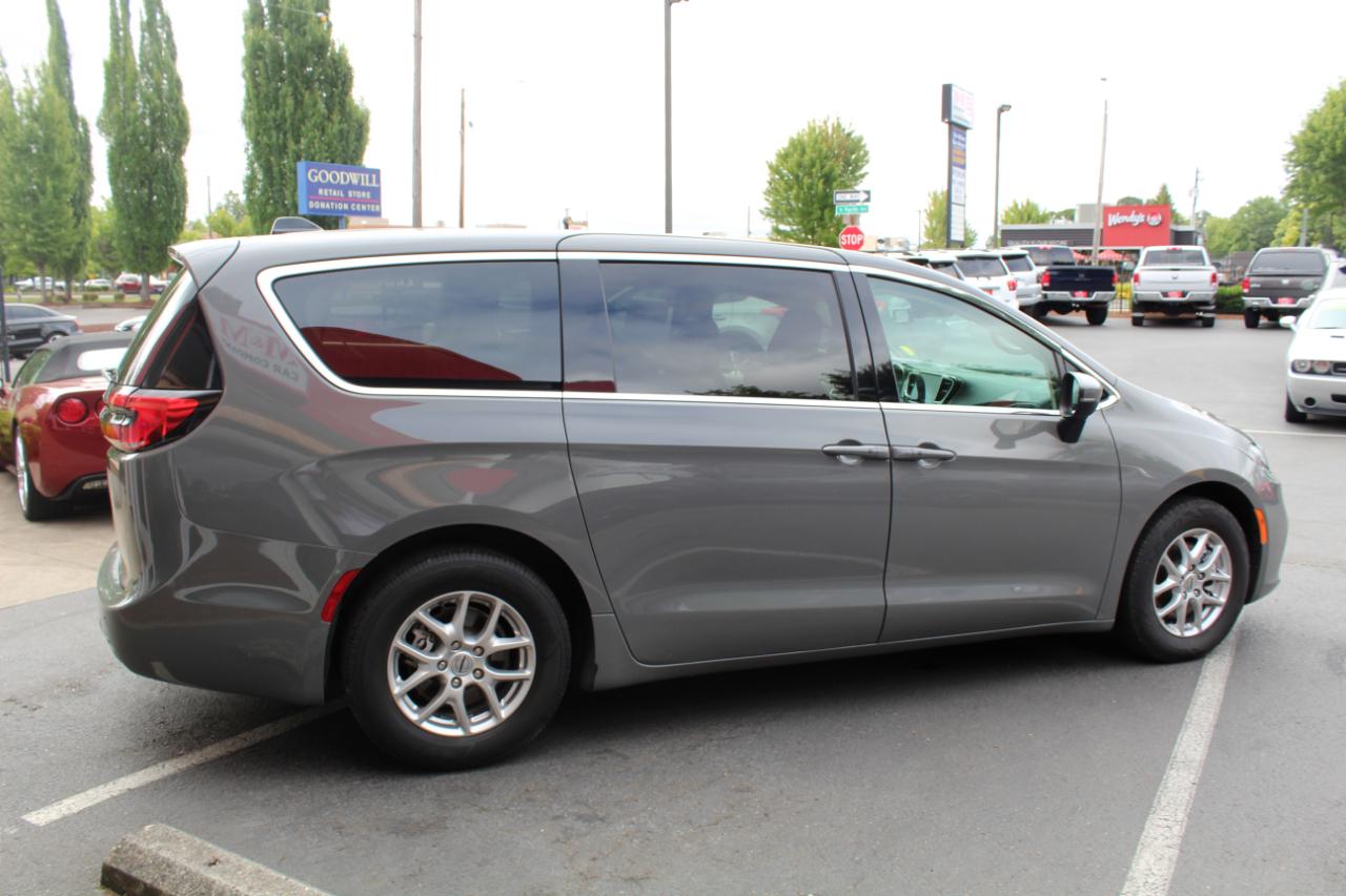 Chrysler Pacifica Touring L FWD 2023