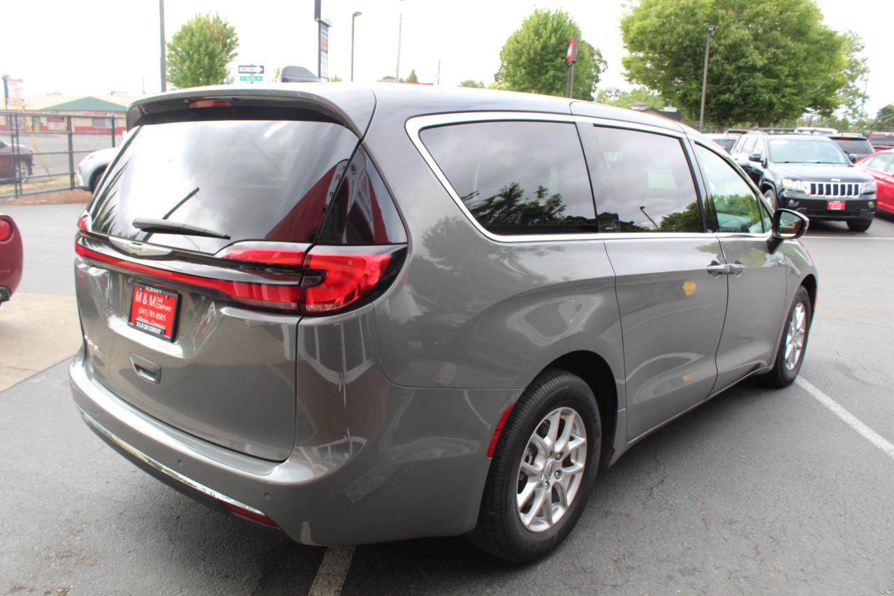 Chrysler Pacifica Touring L FWD 2023