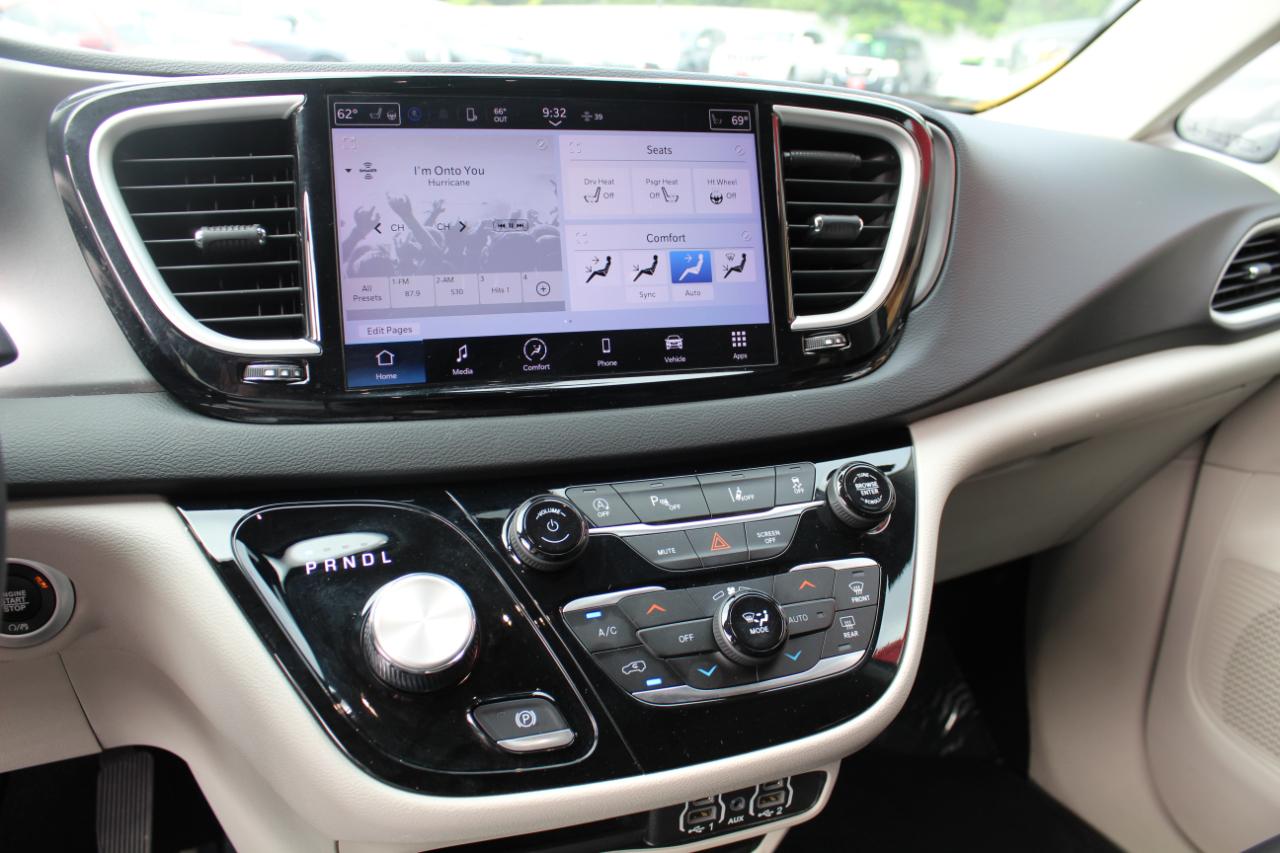 Chrysler Pacifica Touring L FWD 2023