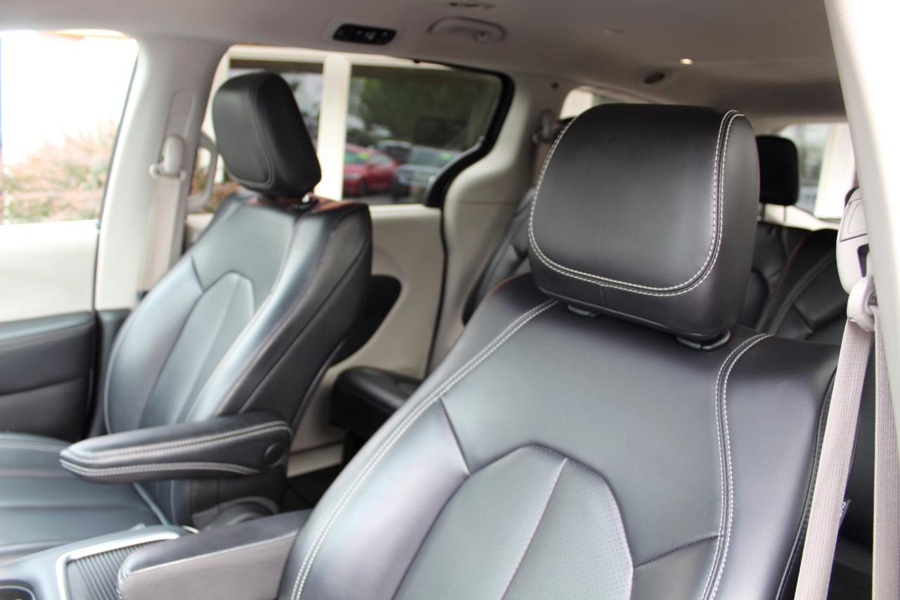 Chrysler Pacifica Touring L FWD 2023