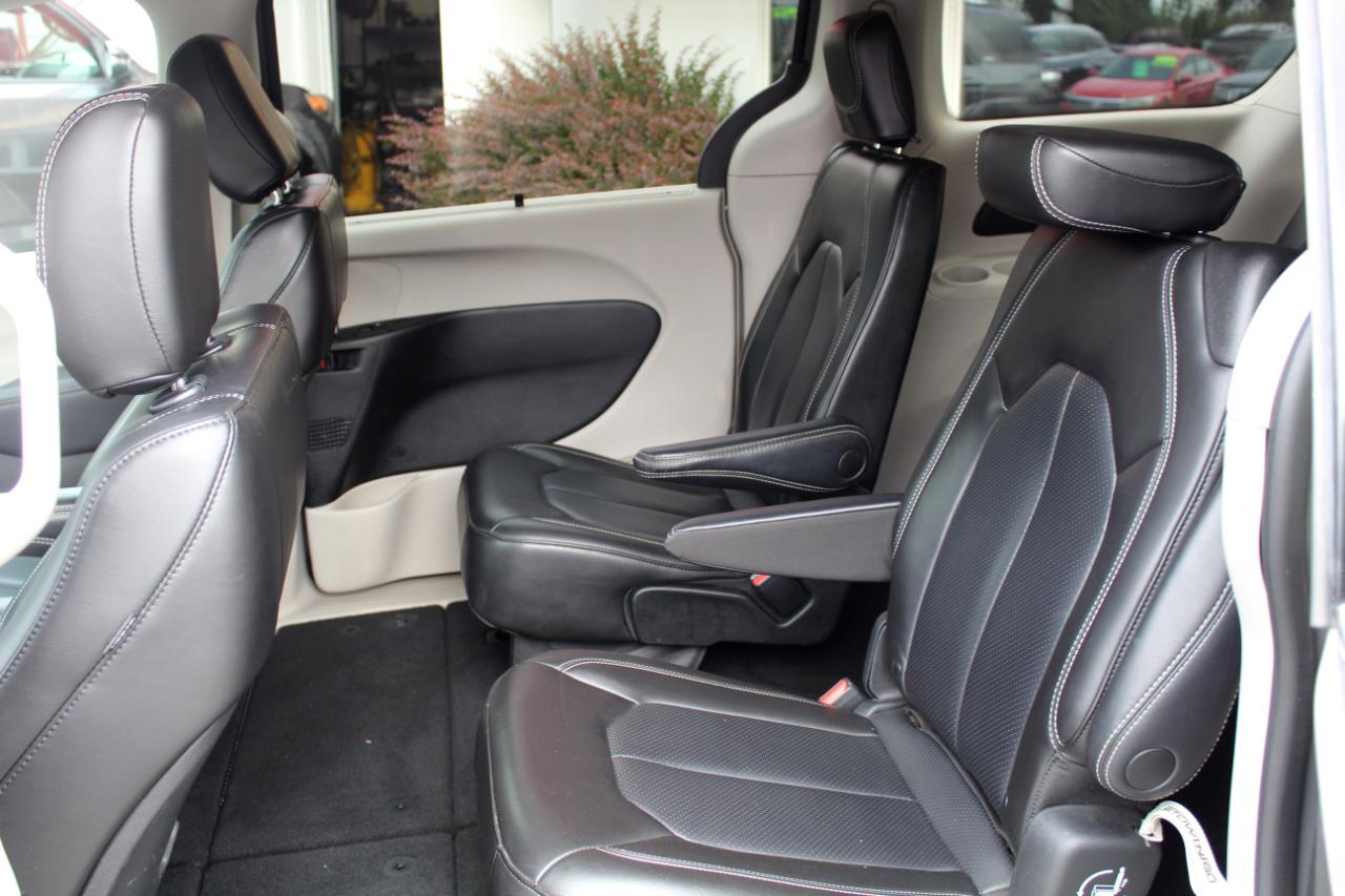 Chrysler Pacifica Touring L FWD 2023