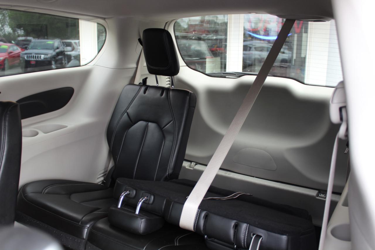 Chrysler Pacifica Touring L FWD 2023