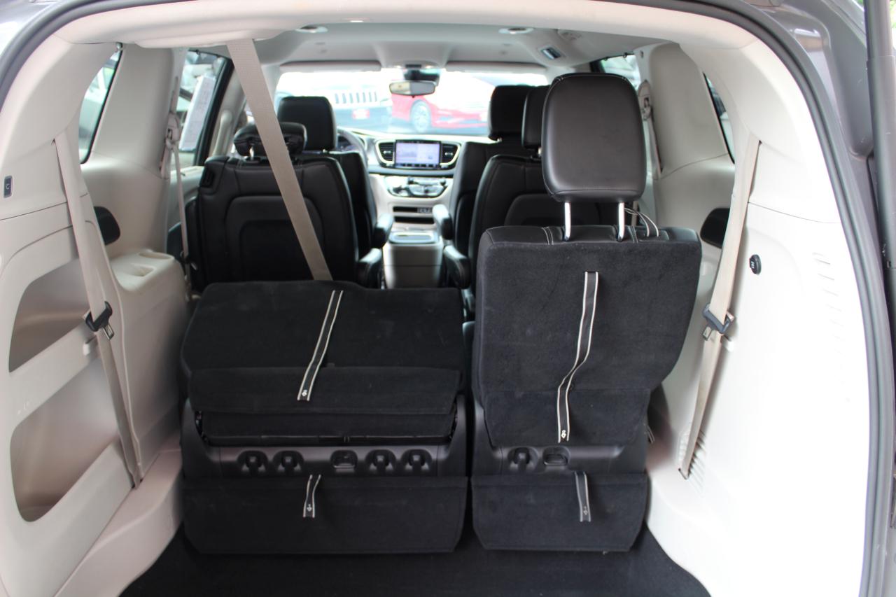 Chrysler Pacifica Touring L FWD 2023