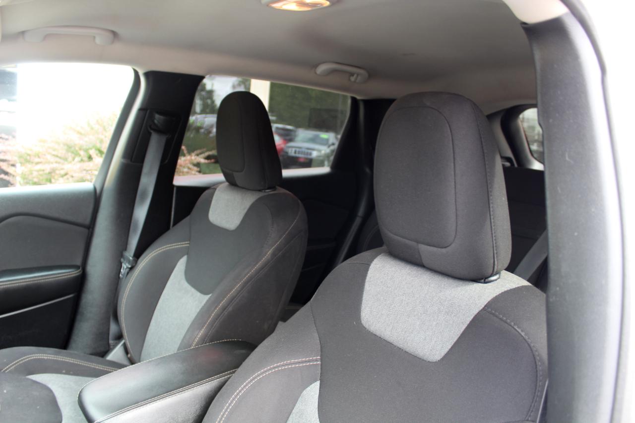 Jeep Cherokee 4WD 4dr Altitude 2016