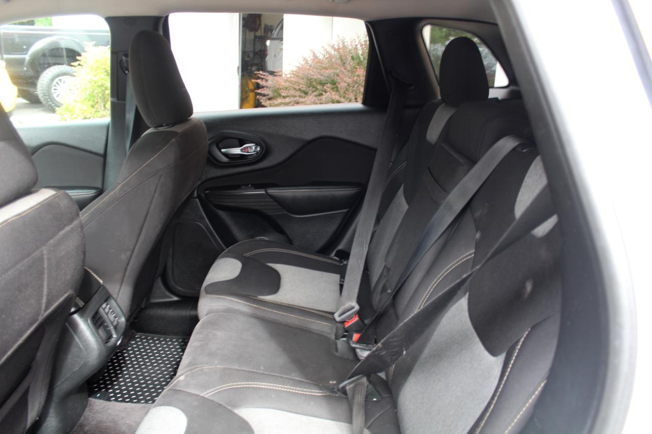 Jeep Cherokee 4WD 4dr Altitude 2016