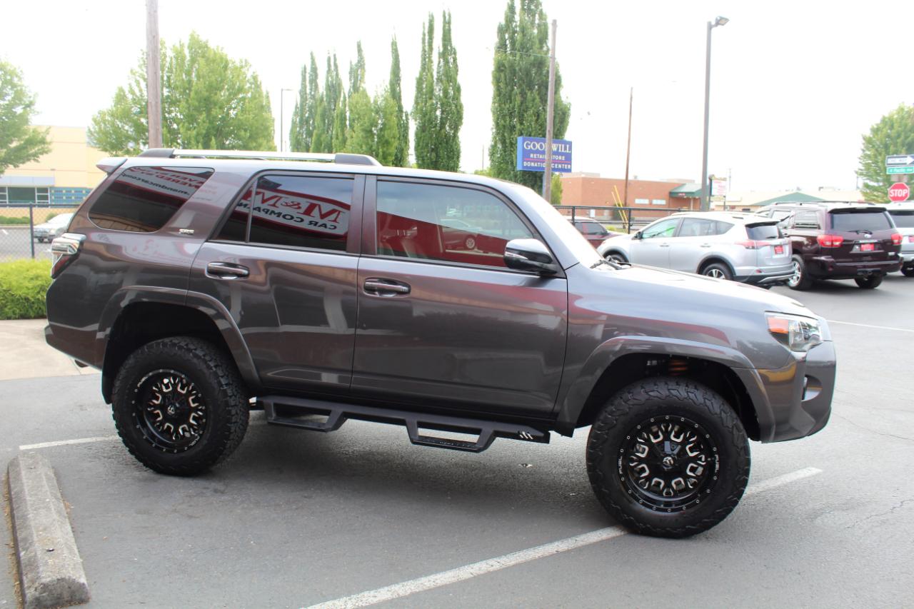 Toyota 4Runner SR5 Premium 4WD 2020