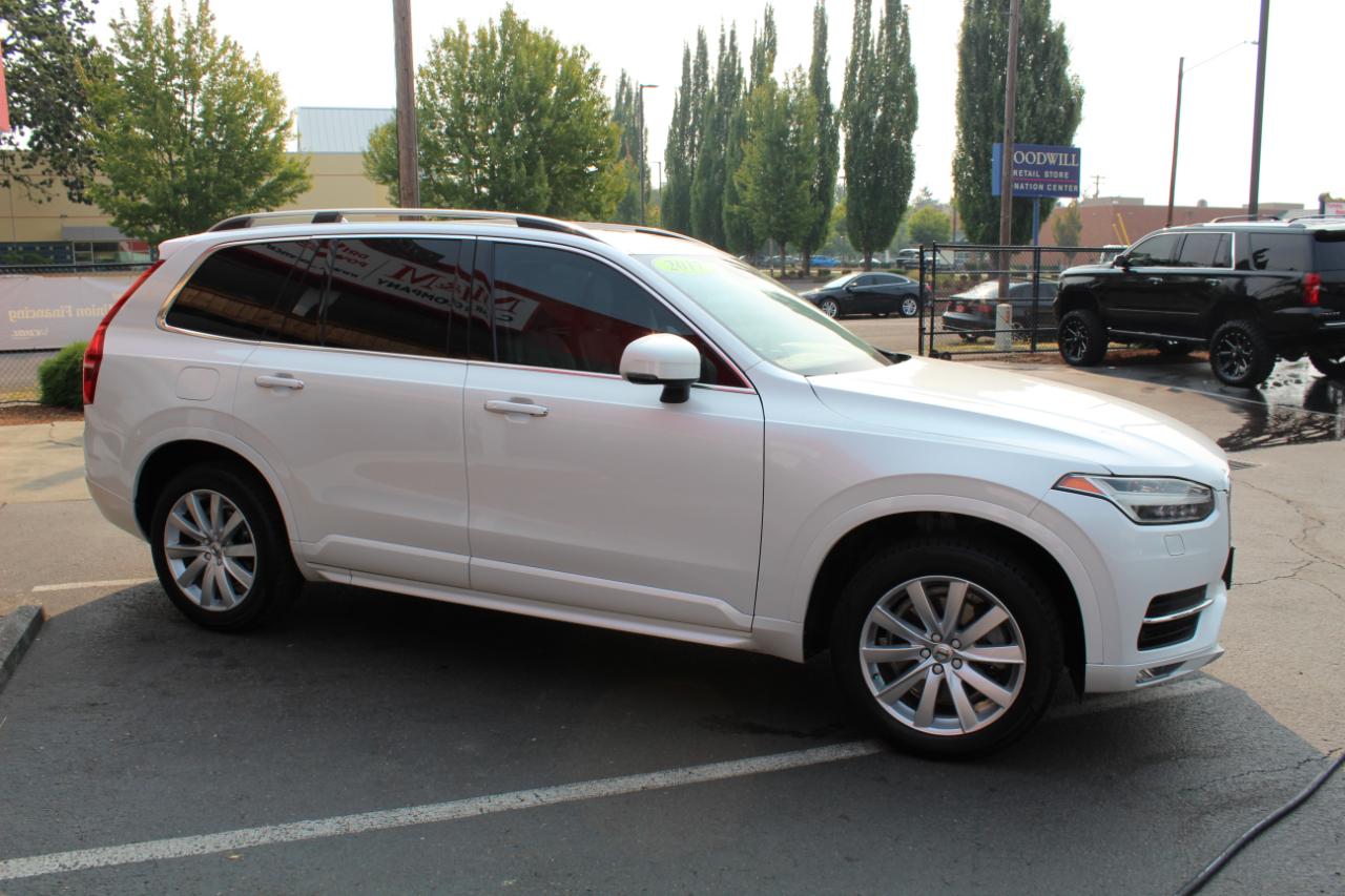 Volvo XC90 T6 AWD 7-Passenger Momentum 2017