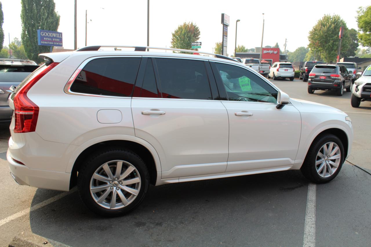 Volvo XC90 T6 AWD 7-Passenger Momentum 2017