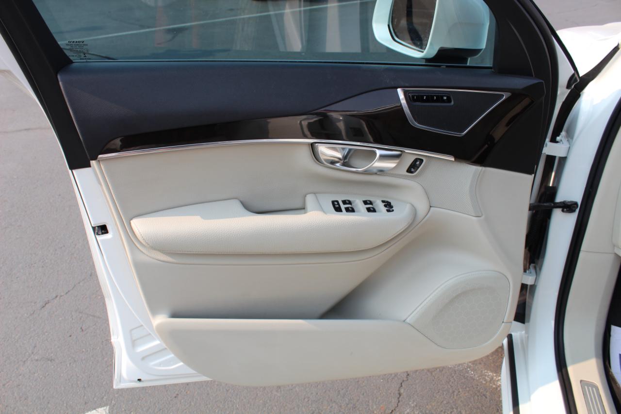 Volvo XC90 T6 AWD 7-Passenger Momentum 2017