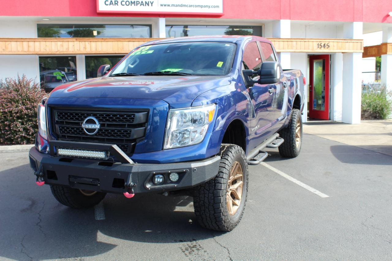 Nissan Titan 4x4 Crew Cab SV 2023