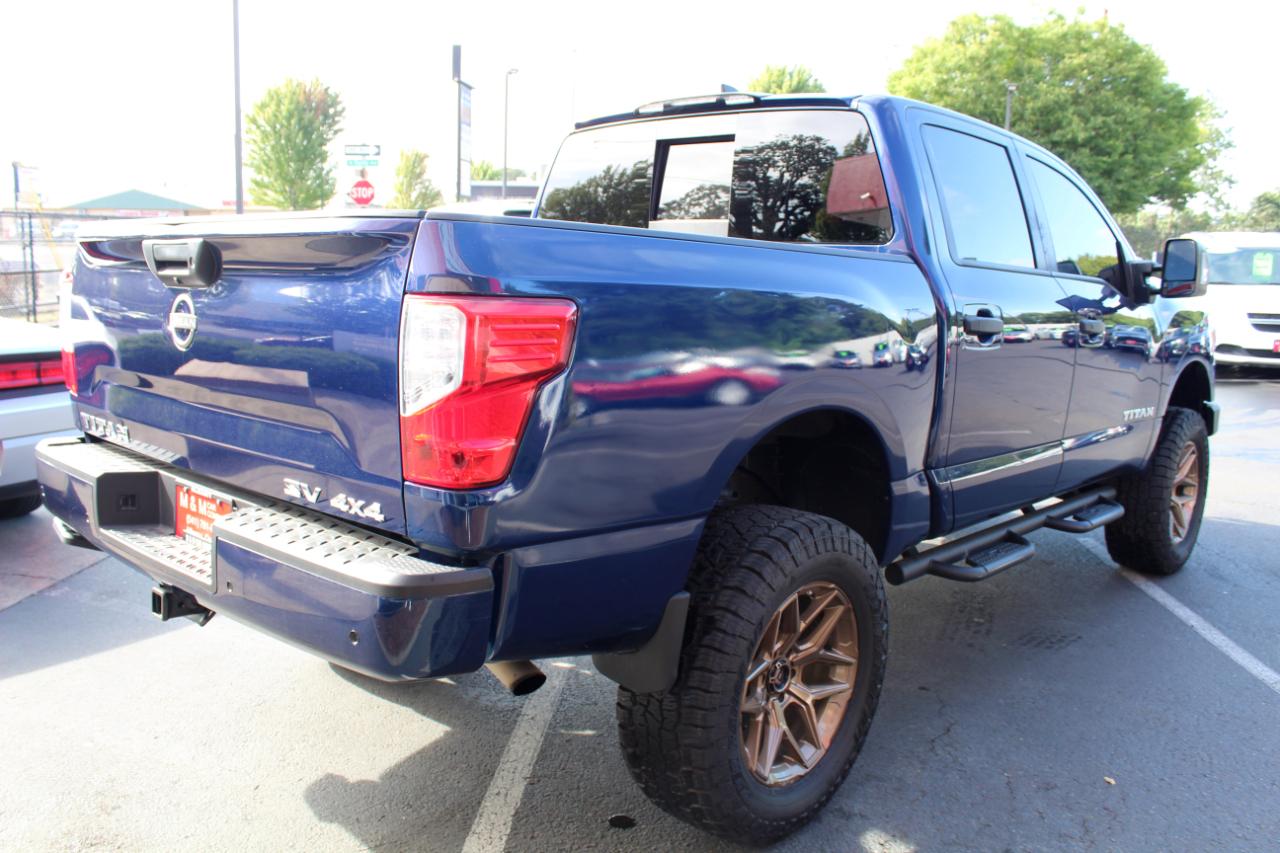 Nissan Titan 4x4 Crew Cab SV 2023