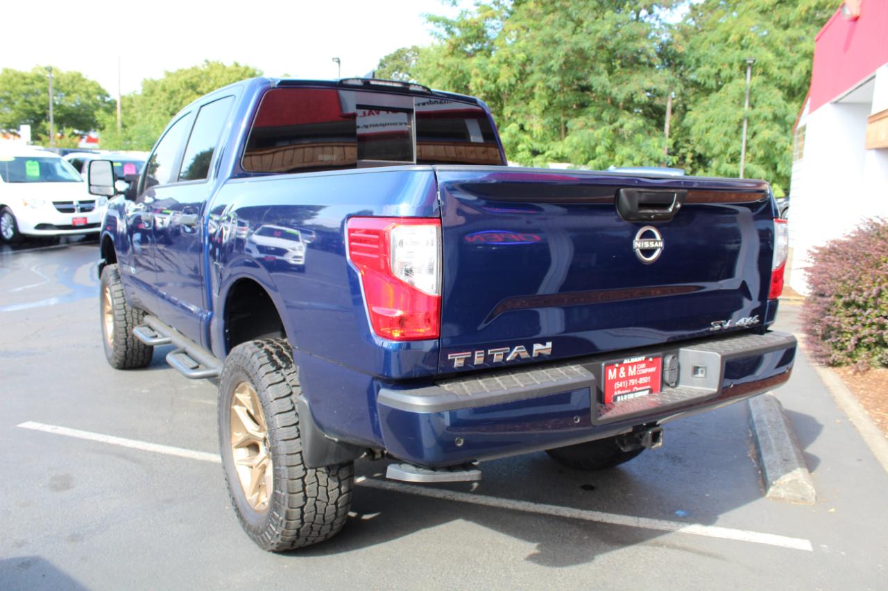 Nissan Titan 4x4 Crew Cab SV 2023