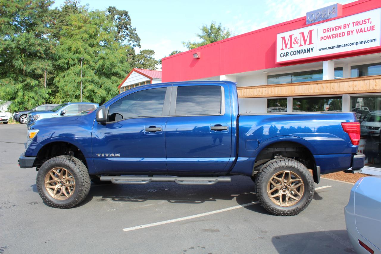 Nissan Titan 4x4 Crew Cab SV 2023