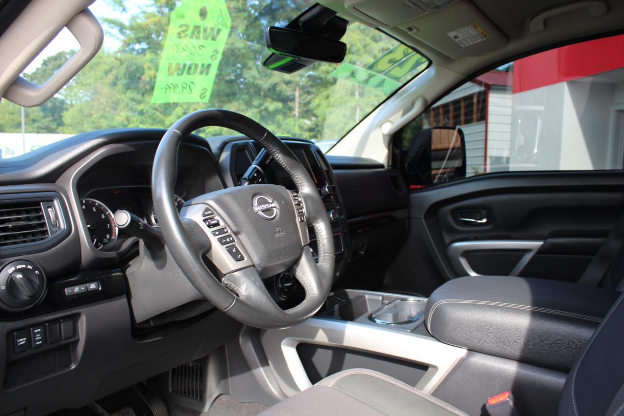 Nissan Titan 4x4 Crew Cab SV 2023