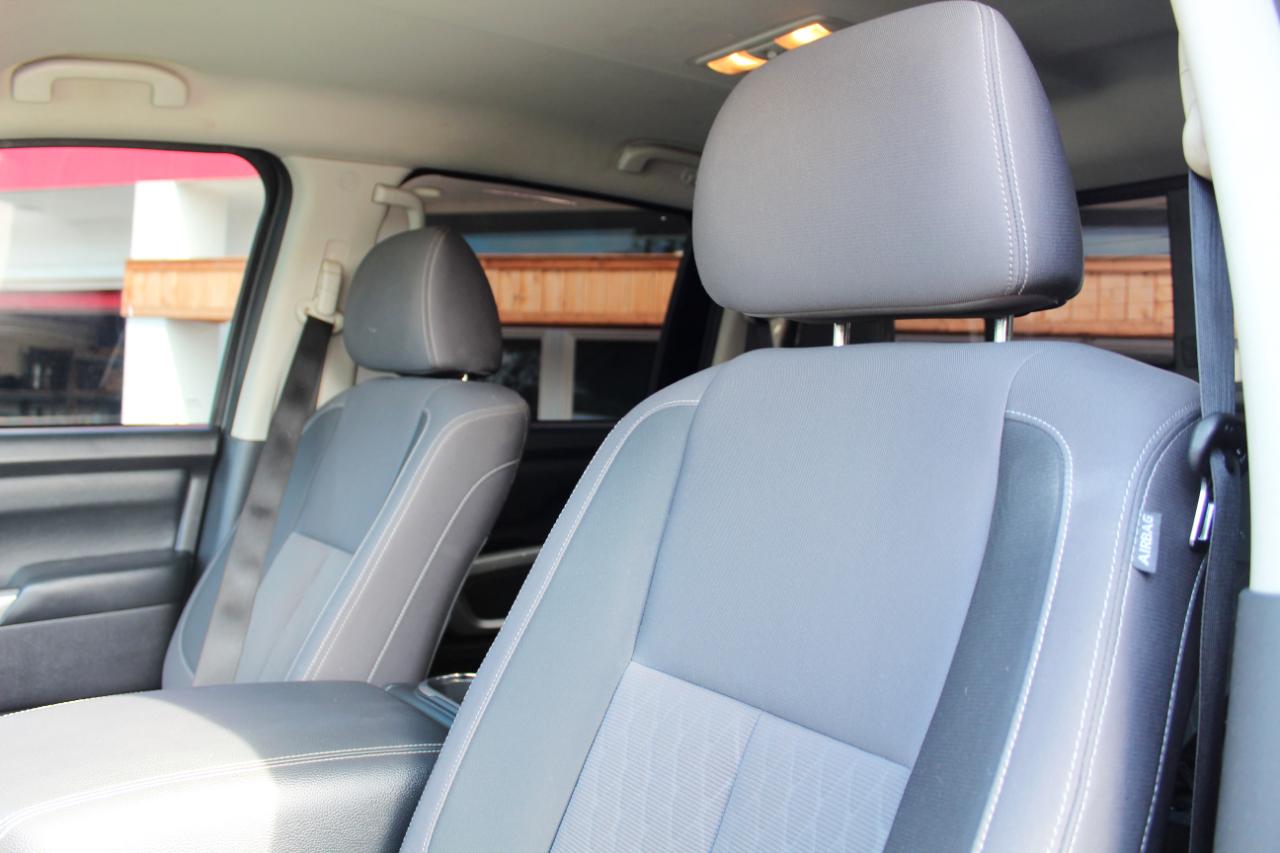 Nissan Titan 4x4 Crew Cab SV 2023