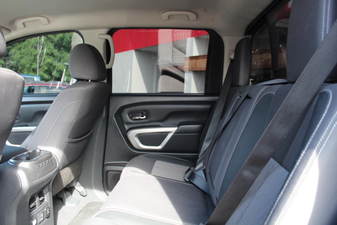 Nissan Titan 4x4 Crew Cab SV 2023