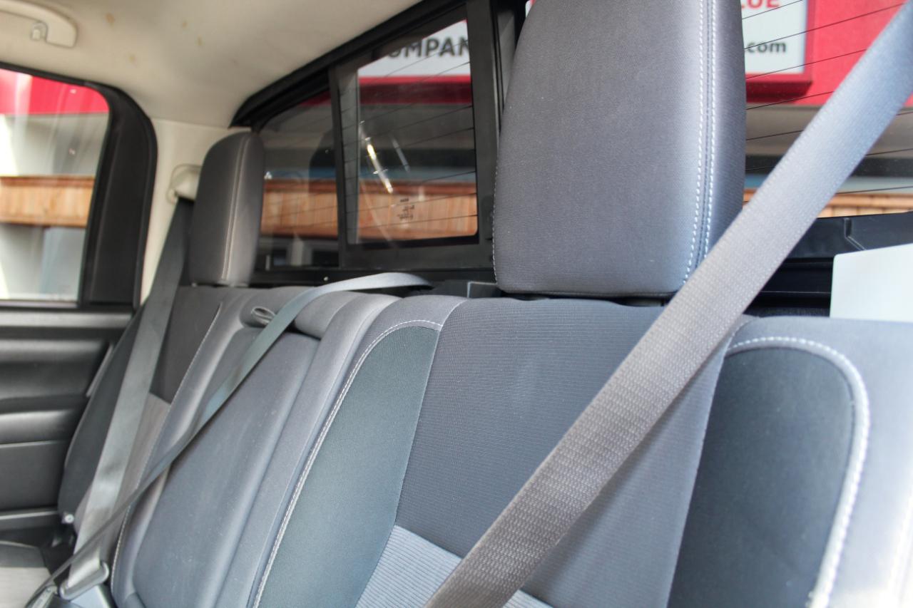 Nissan Titan 4x4 Crew Cab SV 2023